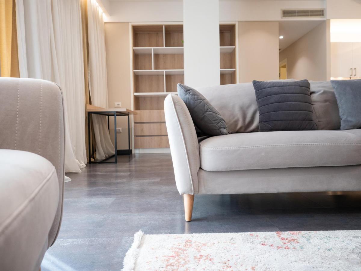 Lake Drive Rooms&Apartments Тирана Екстер'єр фото