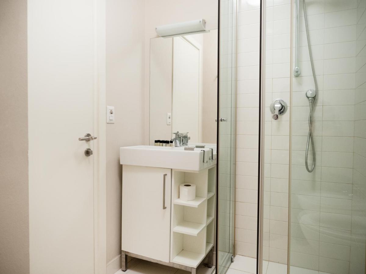 Lake Drive Rooms&Apartments Тирана Екстер'єр фото