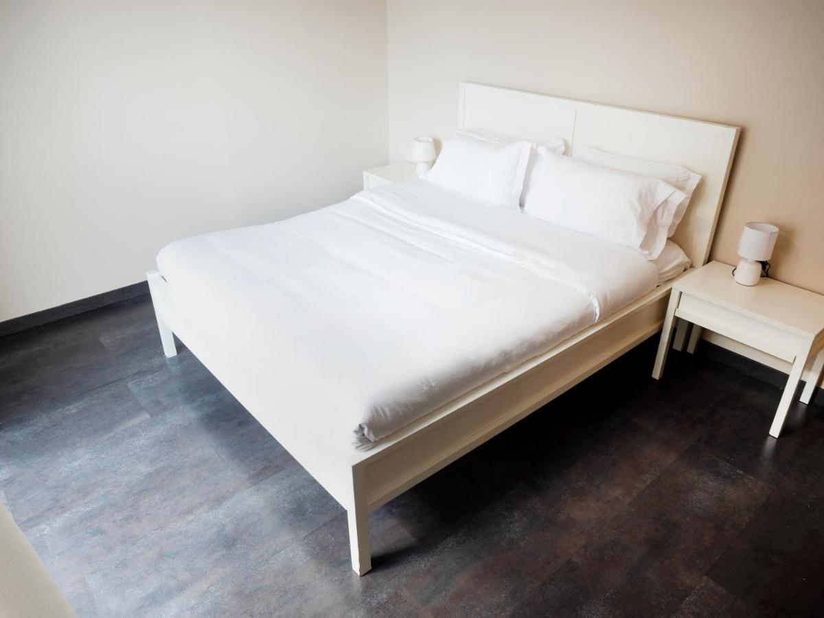 Lake Drive Rooms&Apartments Тирана Екстер'єр фото